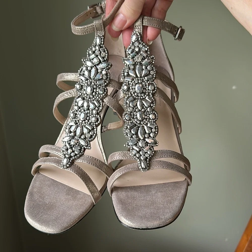 Antonio Melani Laoise Tstrap Metallic Leather Jewel Embellished Dress Sandal EUC